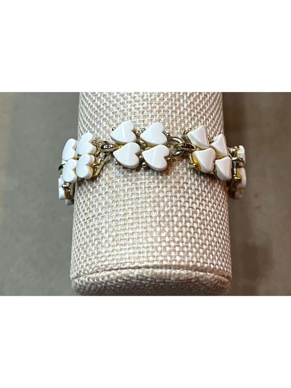 Vintage Solid White Heart Link Bracelet Gold-Tone